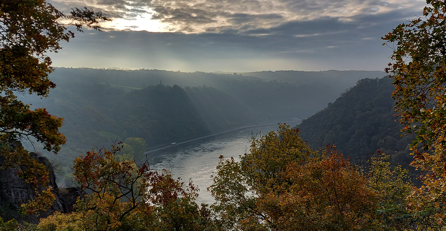 rs-goarshausen-kaub-blick-loreley-flussaufwaerts-2